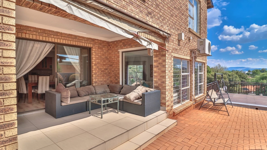 5 Bedroom Property for Sale in Mulbarton Gauteng