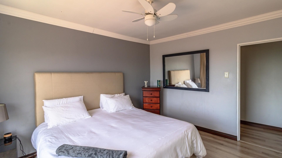 5 Bedroom Property for Sale in Mulbarton Gauteng