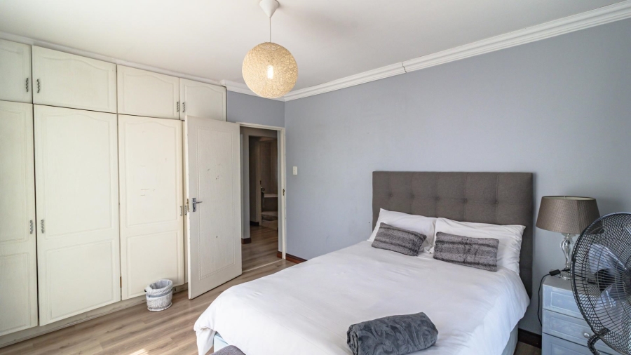 5 Bedroom Property for Sale in Mulbarton Gauteng