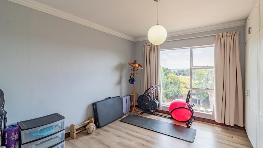 5 Bedroom Property for Sale in Mulbarton Gauteng