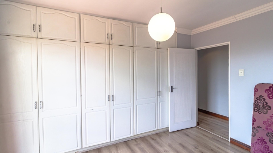 5 Bedroom Property for Sale in Mulbarton Gauteng