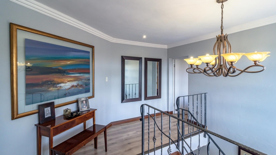 5 Bedroom Property for Sale in Mulbarton Gauteng