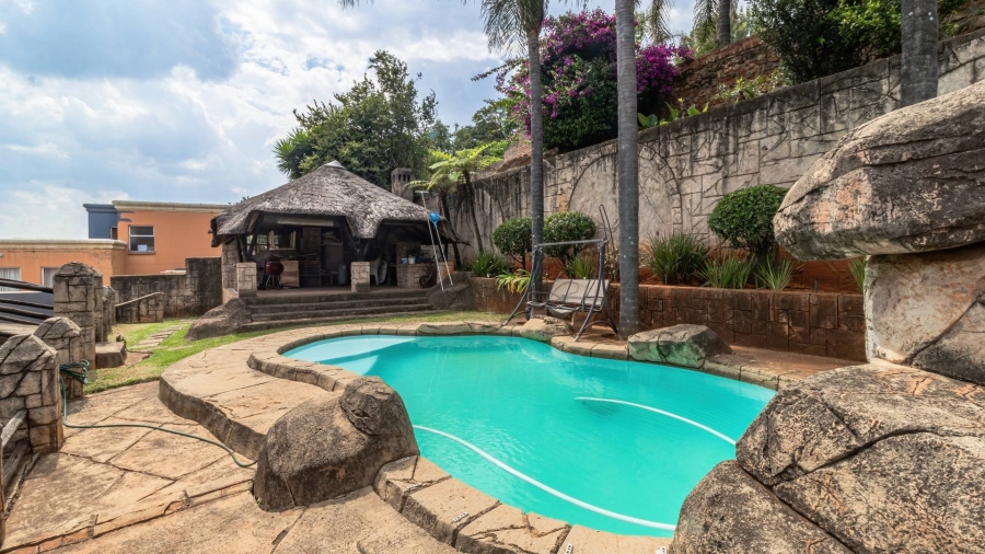 5 Bedroom Property for Sale in Mulbarton Gauteng