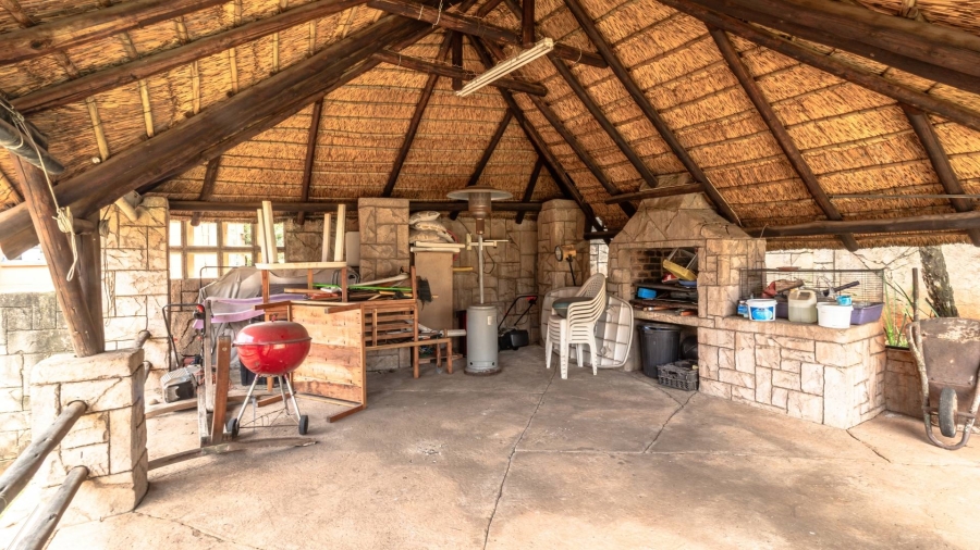 5 Bedroom Property for Sale in Mulbarton Gauteng