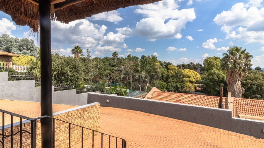 5 Bedroom Property for Sale in Mulbarton Gauteng