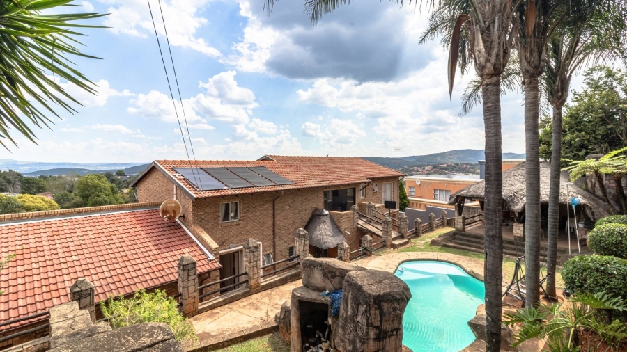 5 Bedroom Property for Sale in Mulbarton Gauteng