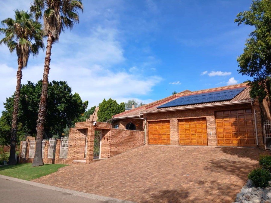 5 Bedroom Property for Sale in Meyersdal Gauteng