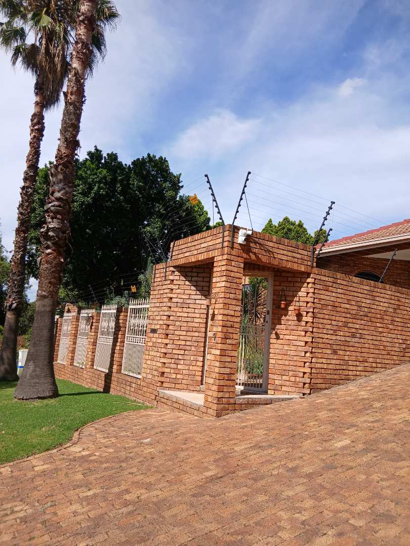 5 Bedroom Property for Sale in Meyersdal Gauteng
