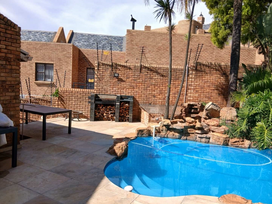 5 Bedroom Property for Sale in Meyersdal Gauteng
