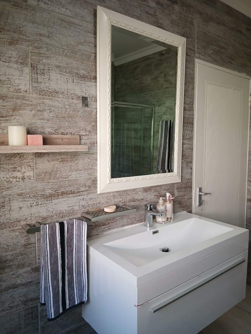 5 Bedroom Property for Sale in Meyersdal Gauteng