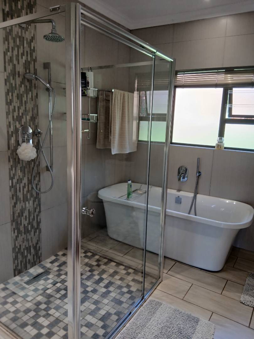 5 Bedroom Property for Sale in Meyersdal Gauteng