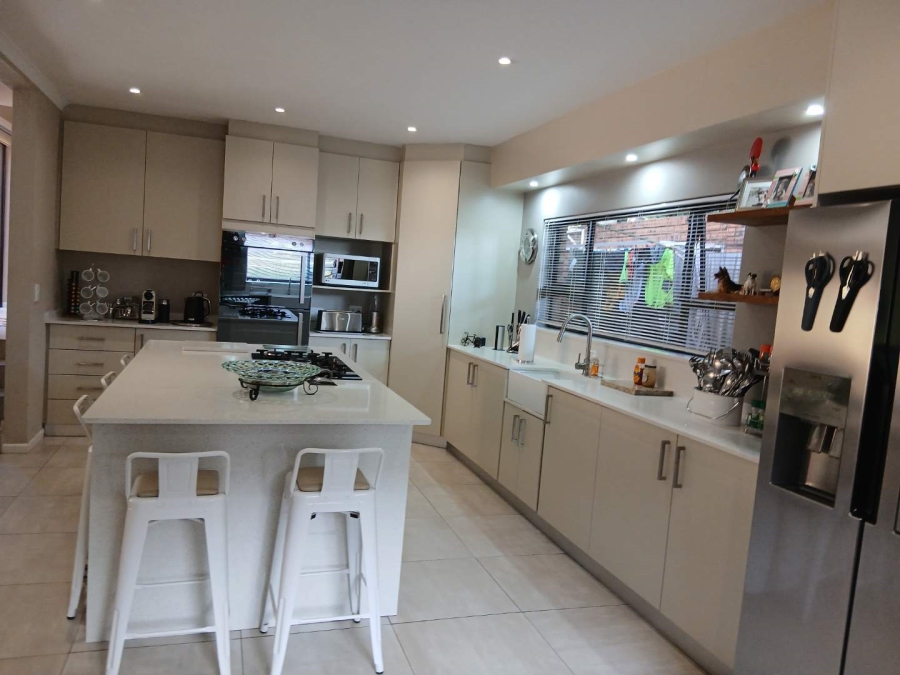 5 Bedroom Property for Sale in Meyersdal Gauteng