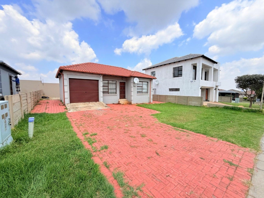 2 Bedroom Property for Sale in Waterfall View Gauteng