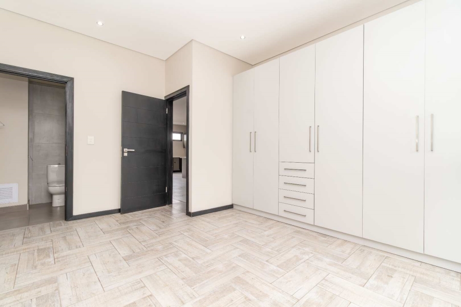 3 Bedroom Property for Sale in Parkmore Gauteng