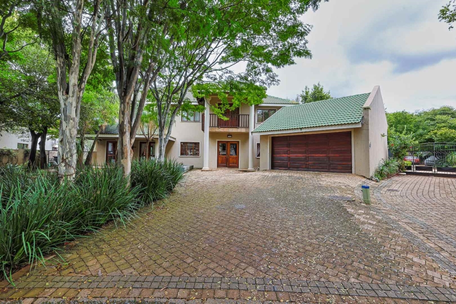 5 Bedroom Property for Sale in Silver Lakes Golf Estate Gauteng