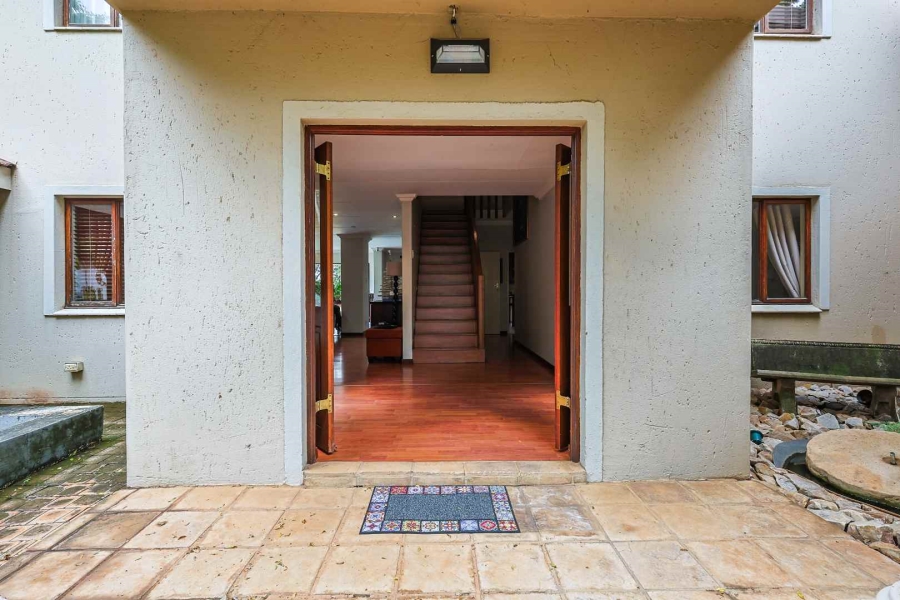 5 Bedroom Property for Sale in Silver Lakes Golf Estate Gauteng