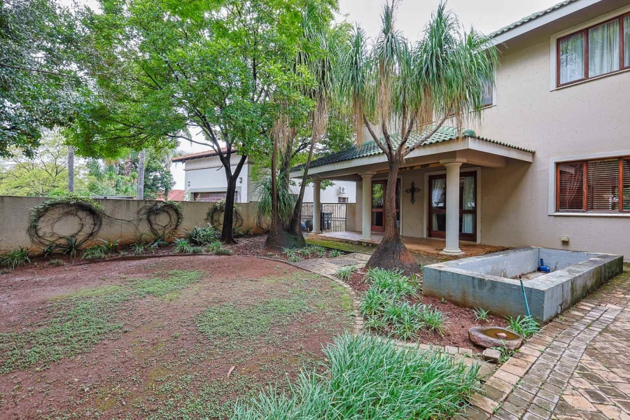 5 Bedroom Property for Sale in Silver Lakes Golf Estate Gauteng