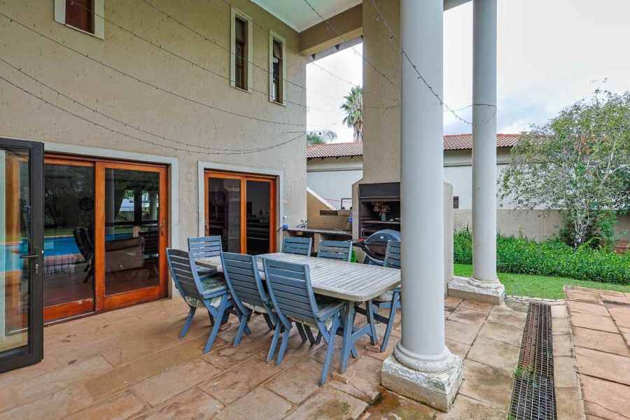 5 Bedroom Property for Sale in Silver Lakes Golf Estate Gauteng