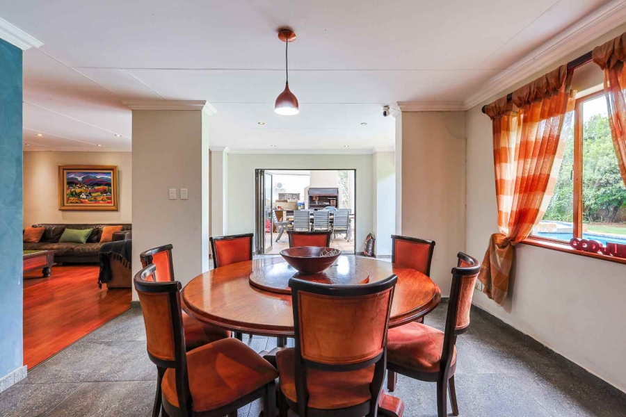 5 Bedroom Property for Sale in Silver Lakes Golf Estate Gauteng