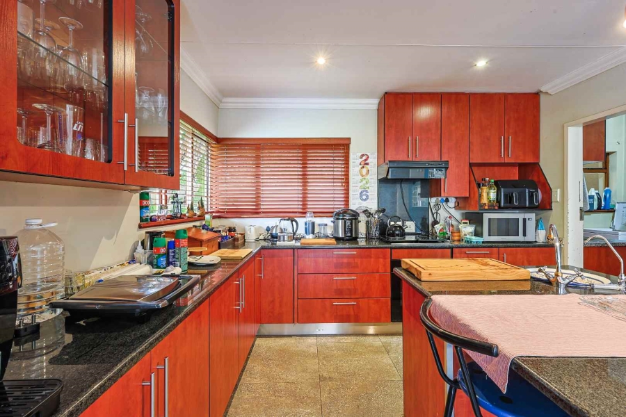 5 Bedroom Property for Sale in Silver Lakes Golf Estate Gauteng