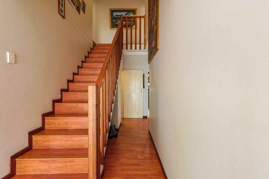 5 Bedroom Property for Sale in Silver Lakes Golf Estate Gauteng