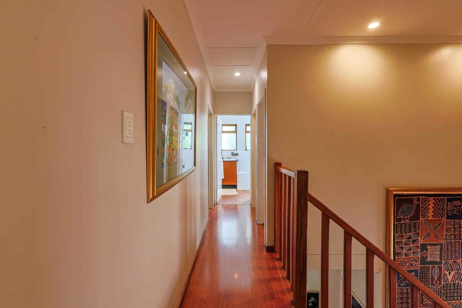 5 Bedroom Property for Sale in Silver Lakes Golf Estate Gauteng