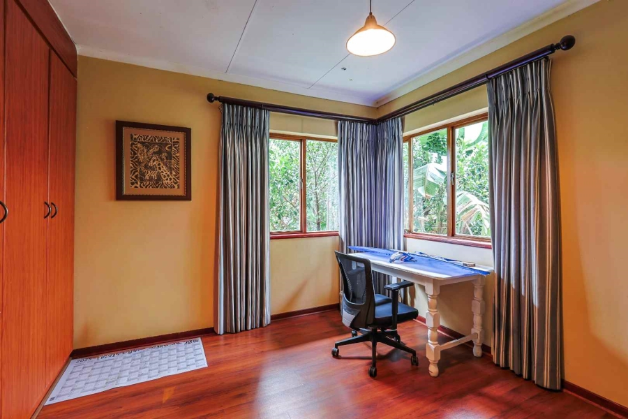 5 Bedroom Property for Sale in Silver Lakes Golf Estate Gauteng