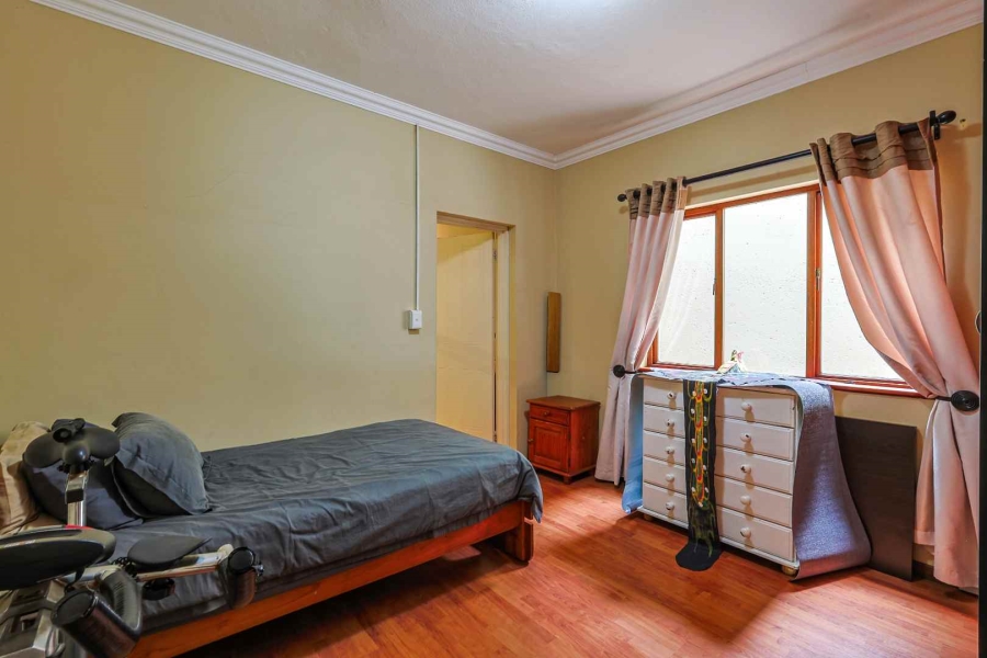 5 Bedroom Property for Sale in Silver Lakes Golf Estate Gauteng