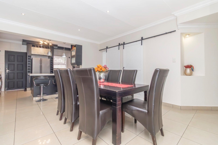 4 Bedroom Property for Sale in Little Falls Gauteng