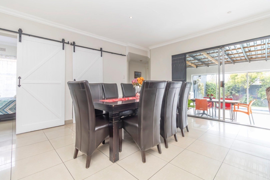 4 Bedroom Property for Sale in Little Falls Gauteng