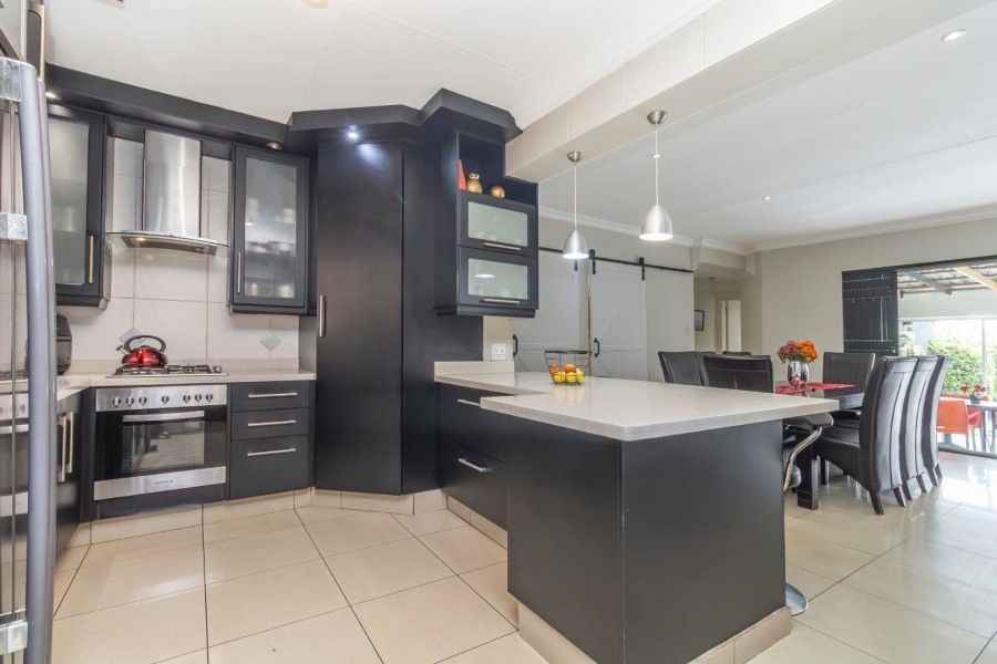 4 Bedroom Property for Sale in Little Falls Gauteng