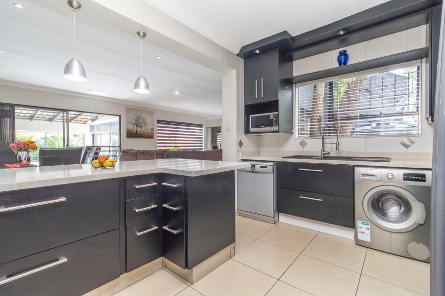 4 Bedroom Property for Sale in Little Falls Gauteng