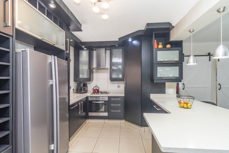 4 Bedroom Property for Sale in Little Falls Gauteng