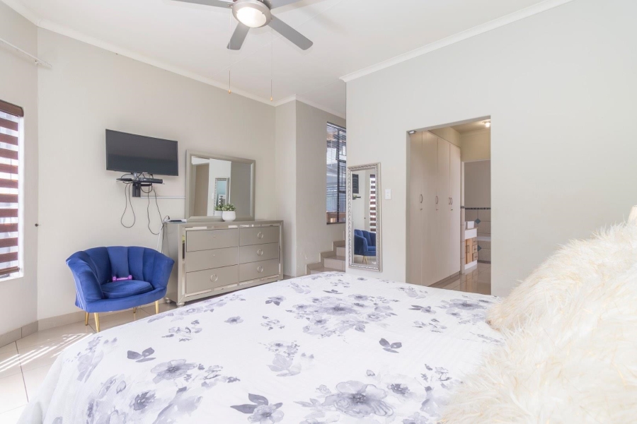 4 Bedroom Property for Sale in Little Falls Gauteng