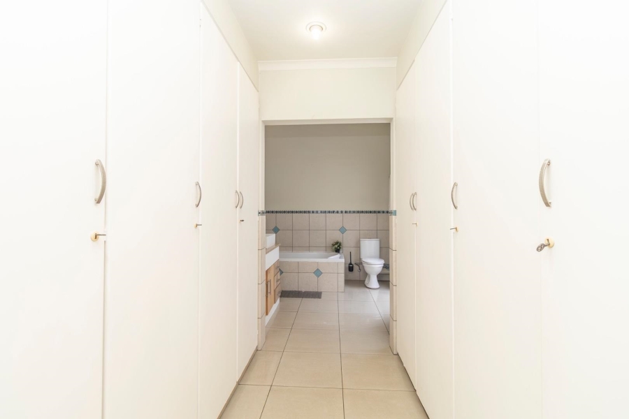 4 Bedroom Property for Sale in Little Falls Gauteng