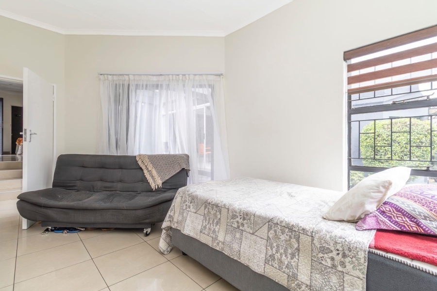 4 Bedroom Property for Sale in Little Falls Gauteng