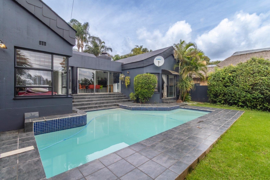 4 Bedroom Property for Sale in Little Falls Gauteng