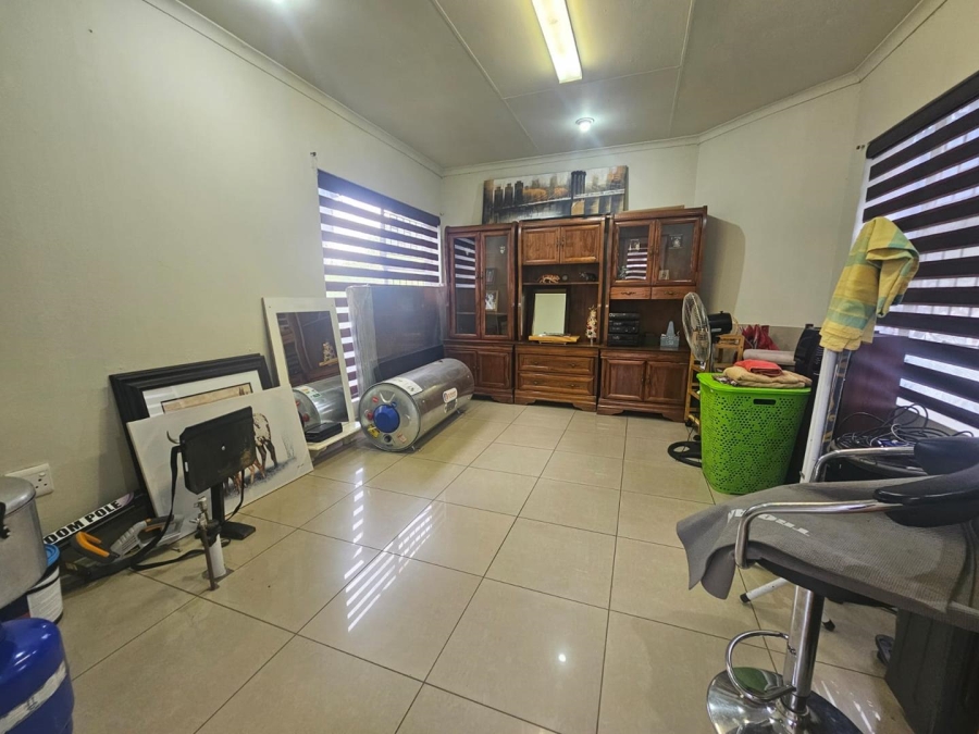 4 Bedroom Property for Sale in Little Falls Gauteng