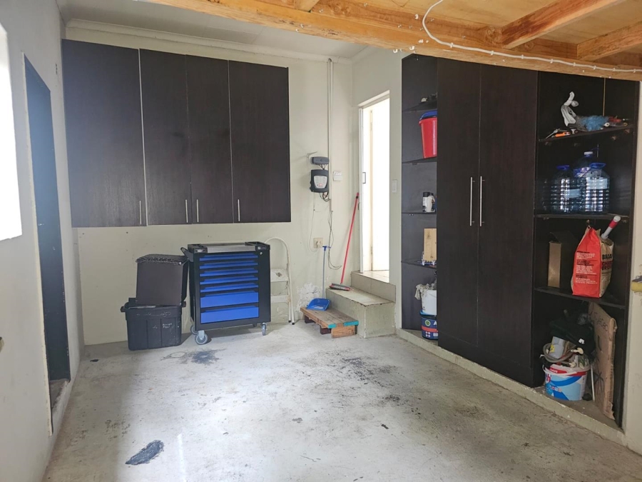 4 Bedroom Property for Sale in Little Falls Gauteng