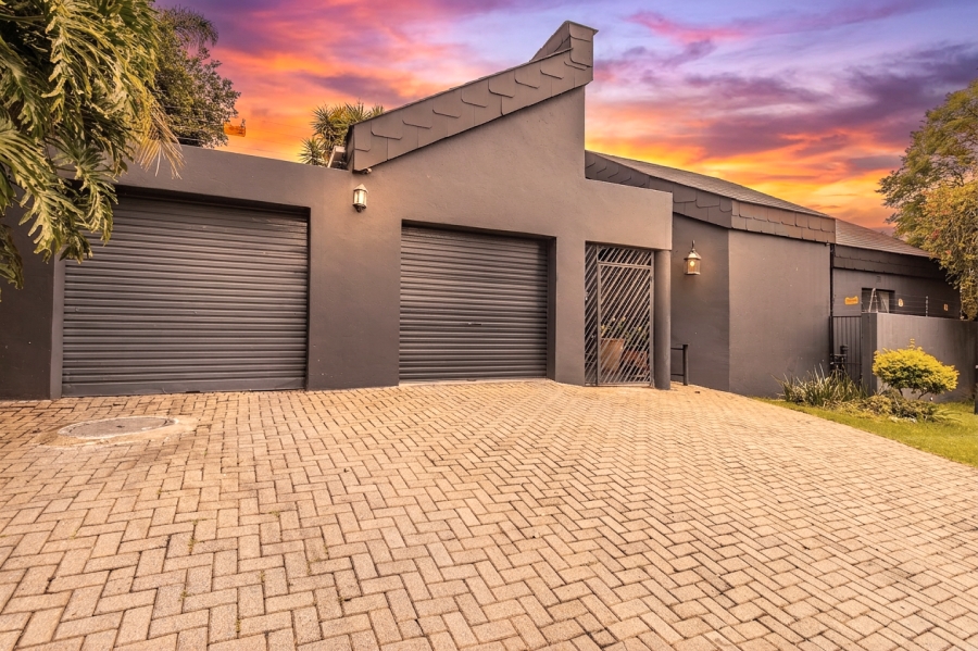 4 Bedroom Property for Sale in Little Falls Gauteng
