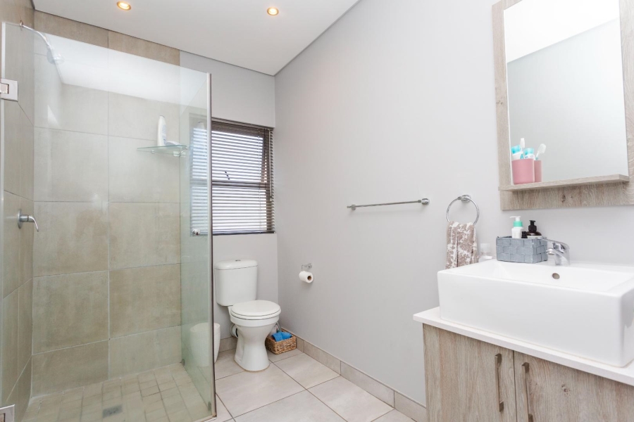 To Let 2 Bedroom Property for Rent in Fourways Gauteng