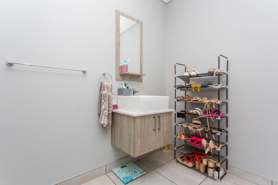 To Let 2 Bedroom Property for Rent in Fourways Gauteng