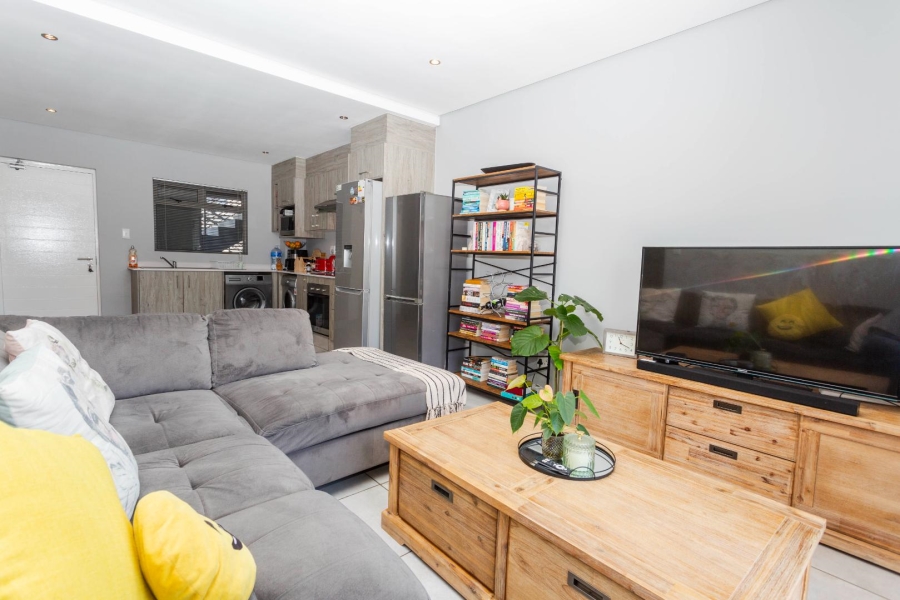 To Let 2 Bedroom Property for Rent in Fourways Gauteng