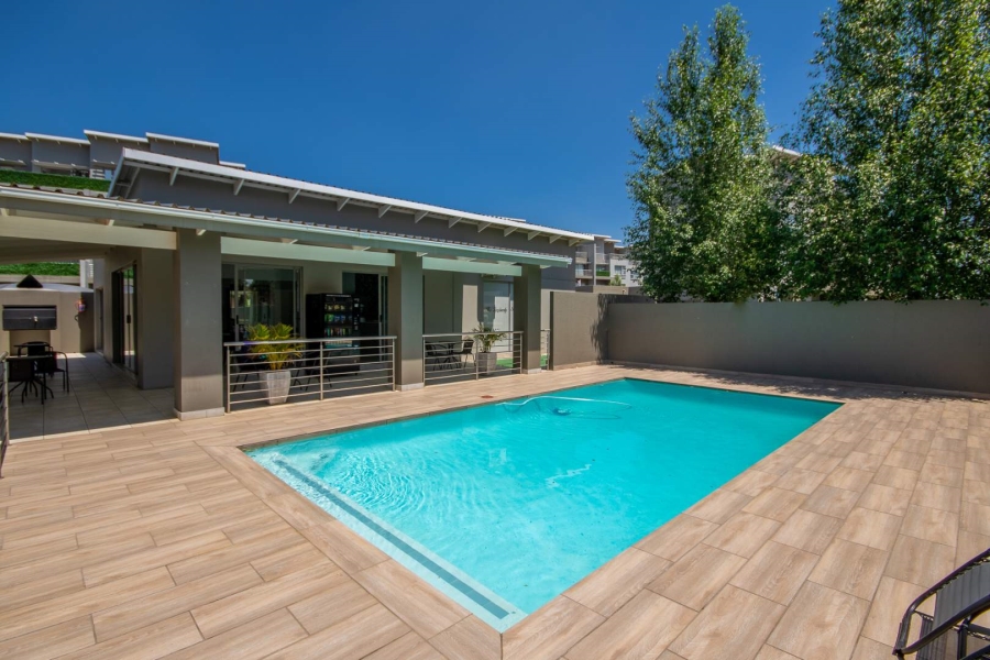 To Let 2 Bedroom Property for Rent in Fourways Gauteng