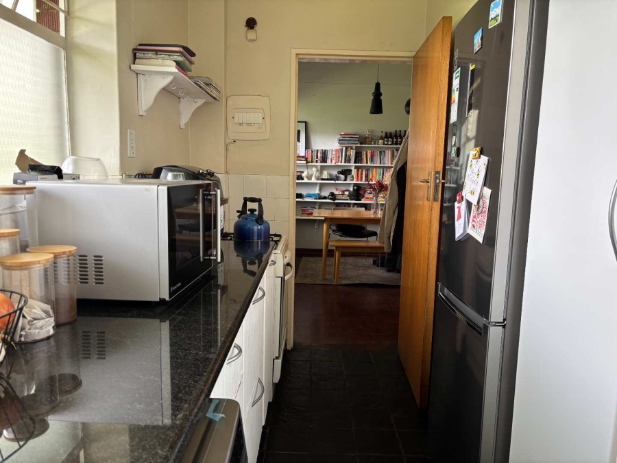 To Let 1 Bedroom Property for Rent in Illovo Gauteng