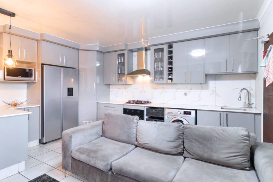 3 Bedroom Property for Sale in Kenleaf Gauteng