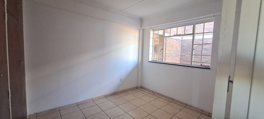 2 Bedroom Property for Sale in New Redruth Gauteng