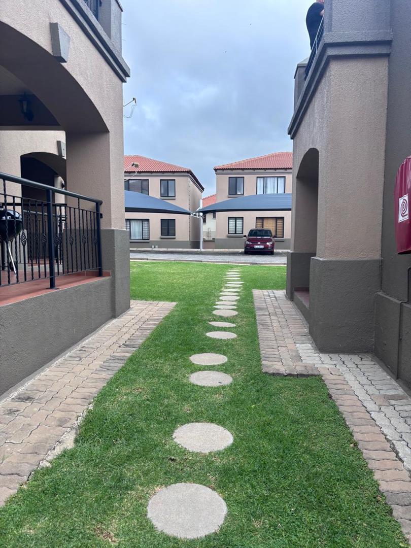 2 Bedroom Property for Sale in Meyersdal Gauteng