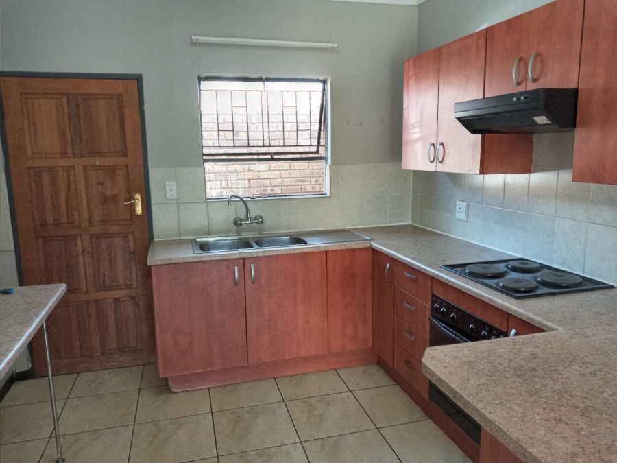 To Let 2 Bedroom Property for Rent in Riversdale Gauteng