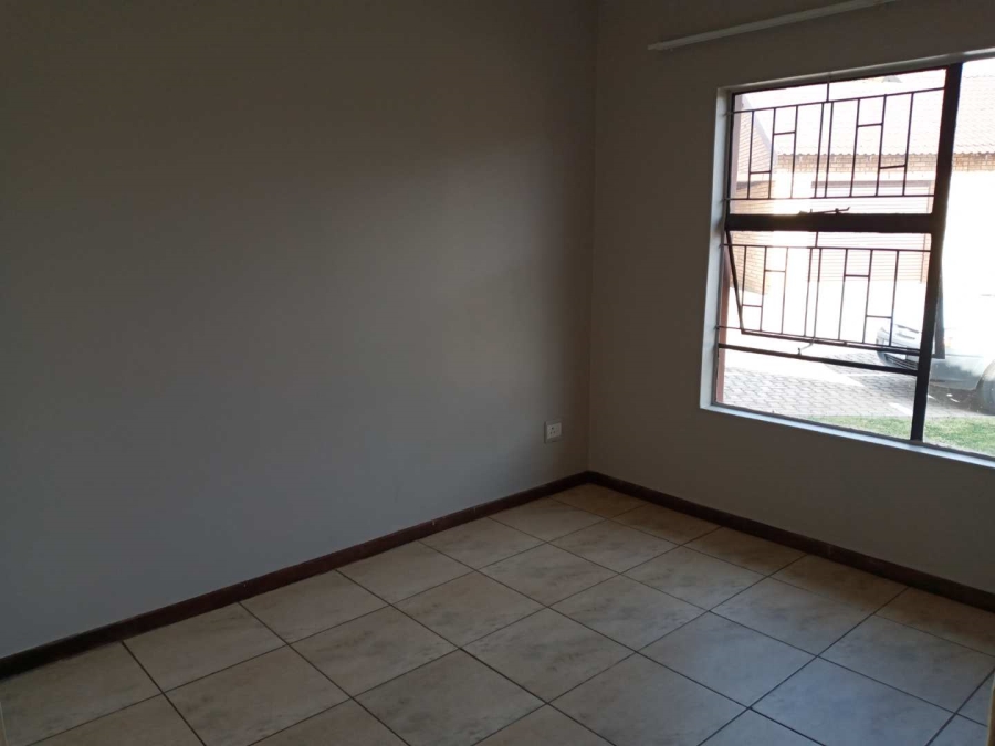 To Let 2 Bedroom Property for Rent in Riversdale Gauteng
